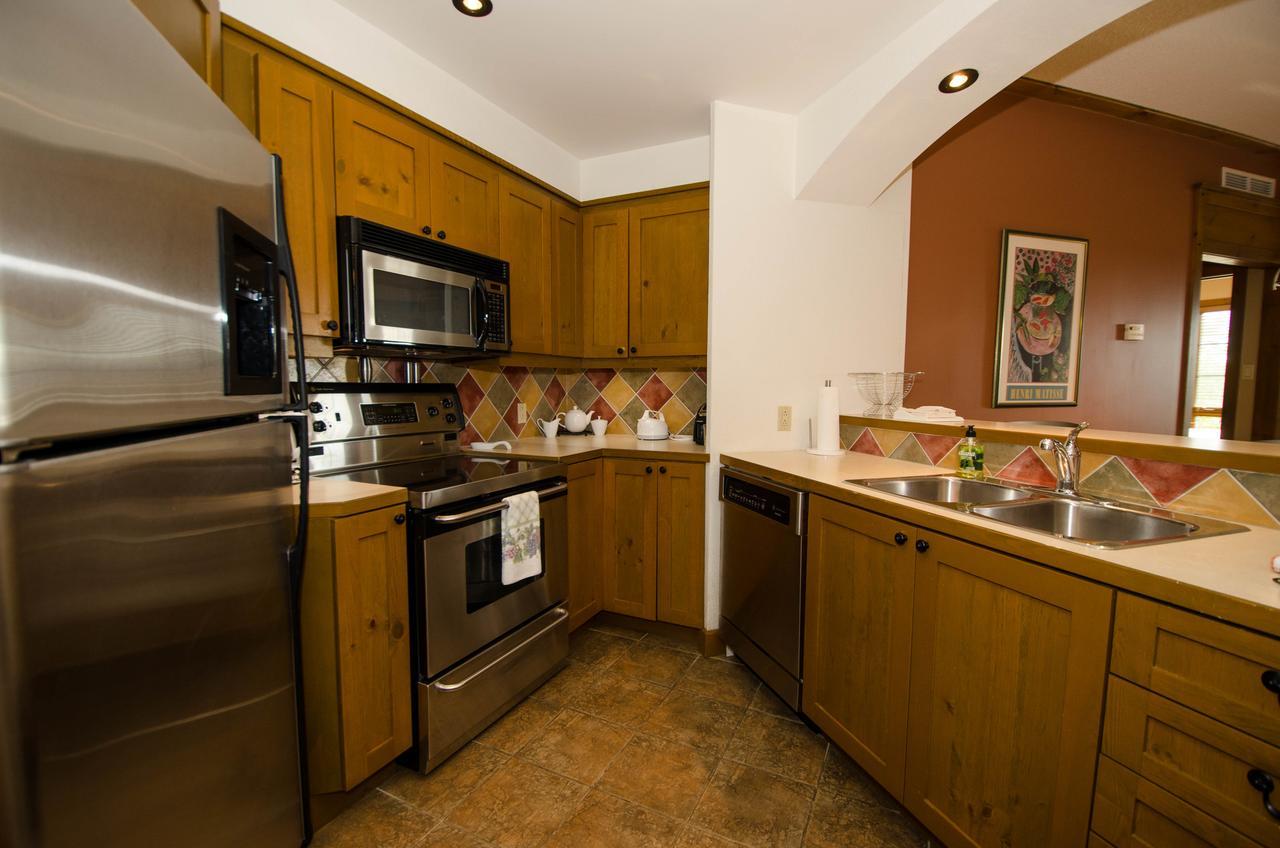 Luxurious Equinoxe Ski-In/Ski-Out Mont-Tremblant Exterior photo